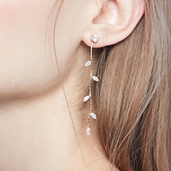 *Dawn* Leaf Rhinestone earrings - Picture 5 of 6